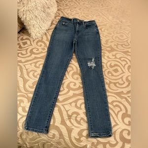 women’s Levi’s jeans. 721 High rise skinny. size 28